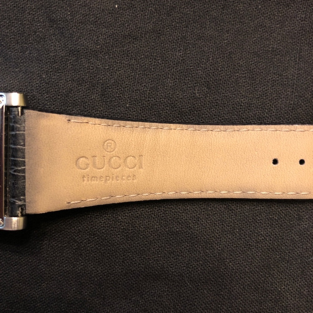 Gucci 8600M Men’s Quartz Movement Wristwatch - Picture 8 of 10